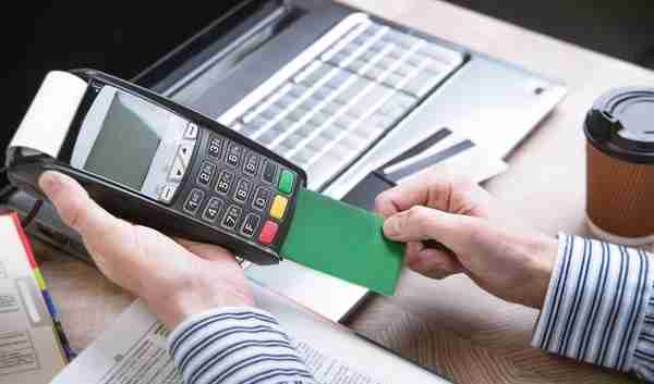 信用卡提额慢？带你了解手机绑信用卡和POS刷卡消费的不同