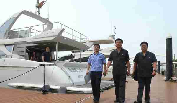 欠款被法院执行，上海一艘进口游艇被网拍1011万元，12366人在线围观