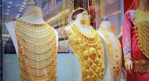 坐拥两万多吨黄金却不能花，印度经济如何被黄金拖垮？