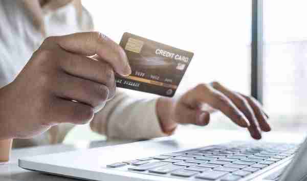15年前注销的信用卡却突然冒出17010元欠款，用户该和解吗？