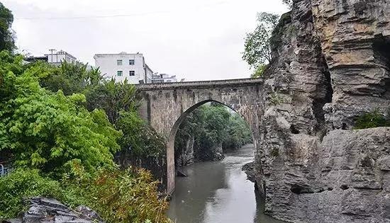 纳雍万寿桥：美丽传说中的百年古桥