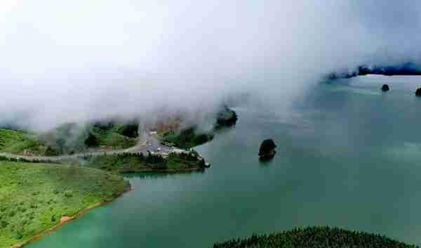 「传说皇帝大殿 避暑仙境胜地」探秘全州天湖的神秘风景线