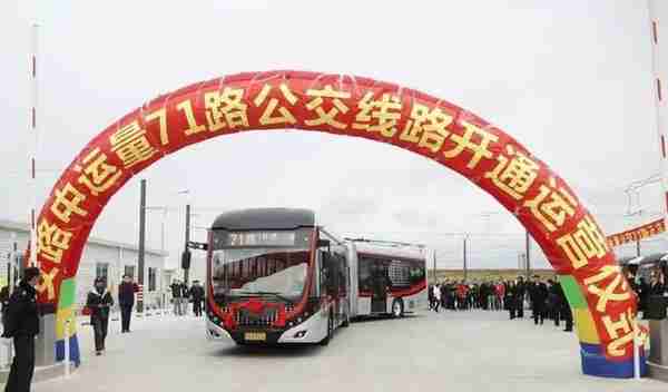 非凡十年，上海中运量公交从线到网，开向更美好的都市生活