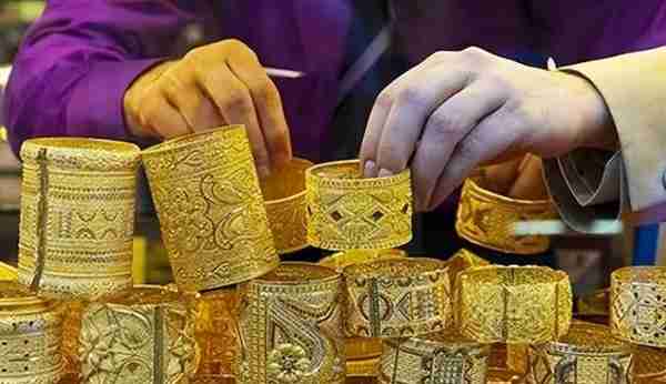 坐拥两万多吨黄金却不能花，印度经济如何被黄金拖垮？