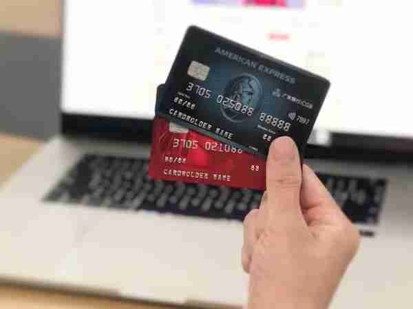 广发首批发行美国运通人民币卡，引领中国信用卡市场创新开放