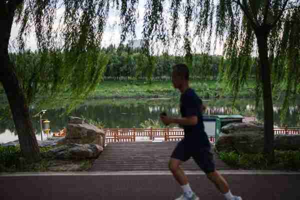 从“掩鼻过”到“乐枕河”：北京一条河的十年之变