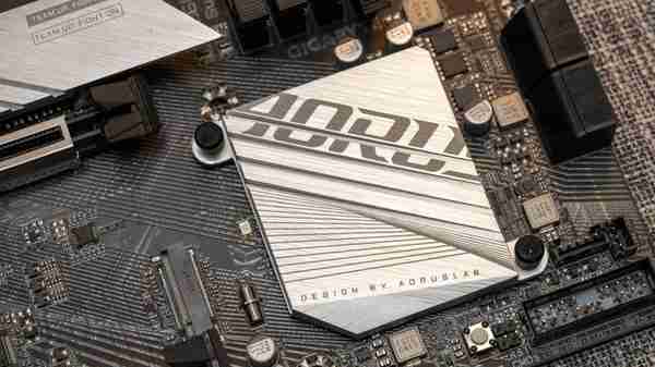 一块主板战两代CPU！——技嘉雪雕B660M AORUS PROAX DDR4装机体验
