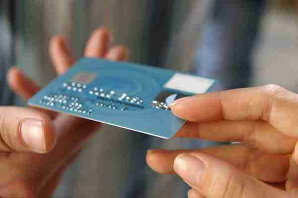 如何保持信用卡高额度？