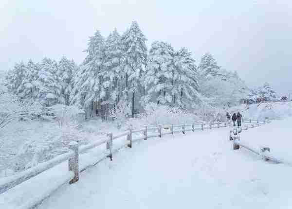 看雪不用去东北？安徽这座神山人少景美，门票便宜，还能泡温泉