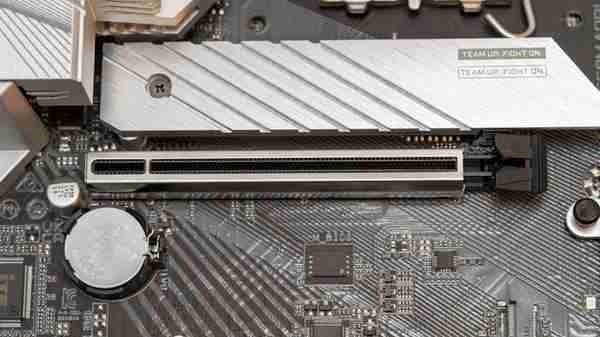 一块主板战两代CPU！——技嘉雪雕B660M AORUS PROAX DDR4装机体验