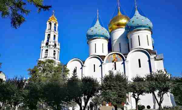 莫斯科除了在市区闲逛，它还有一条旅游环线，旅游达人称“金环”