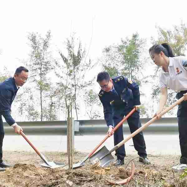 共画同心圆，携手共建安全、稳定、和谐、文明的向海大道