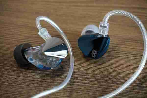 来自四川省会的顶级耳机品牌，昂贵的科学HIFI耳机，横评对比实录