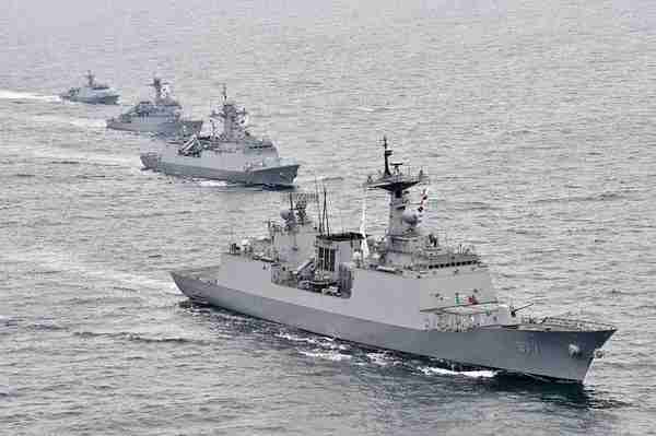 军费突破50万亿大关，韩国最新战舰凌驾日本，韩军登上中东舞台