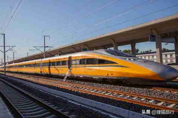 京兰高铁线路，从北京经张家口、呼和浩特、包头、银川、到兰州